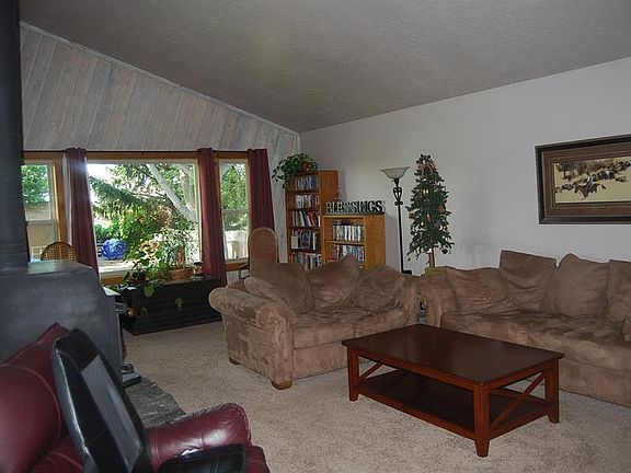4th image of 807 Filer Ave W
