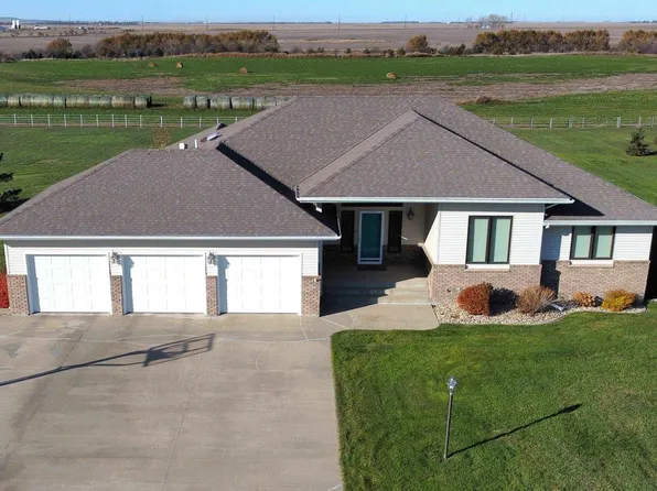 2009 N Broadway Ave, Miller, SD 57362