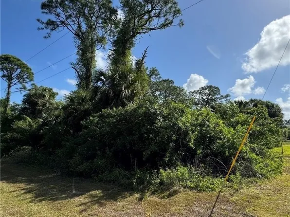 453 Lampion Ave S, Lehigh Acres, FL 33974