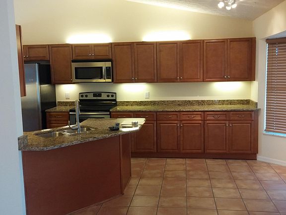 4th image of 1182 SW Cynthia Street E