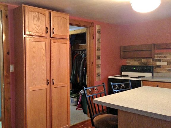 3rd image of 422 Kahama St