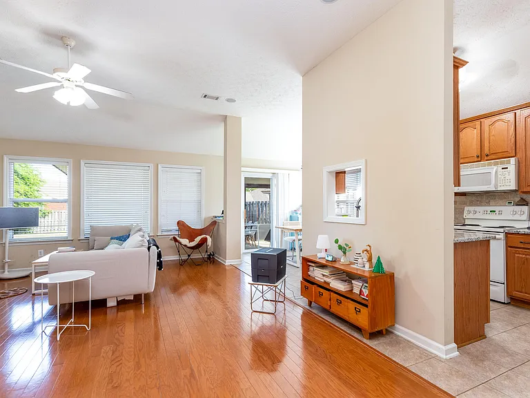 9260 Harrington Cir — Photo 11