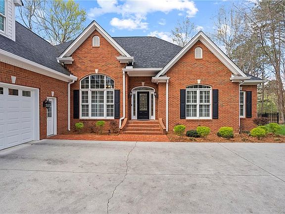 2nd image of 153 York Pl