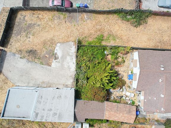 4th image of 982 Carlson Blvd