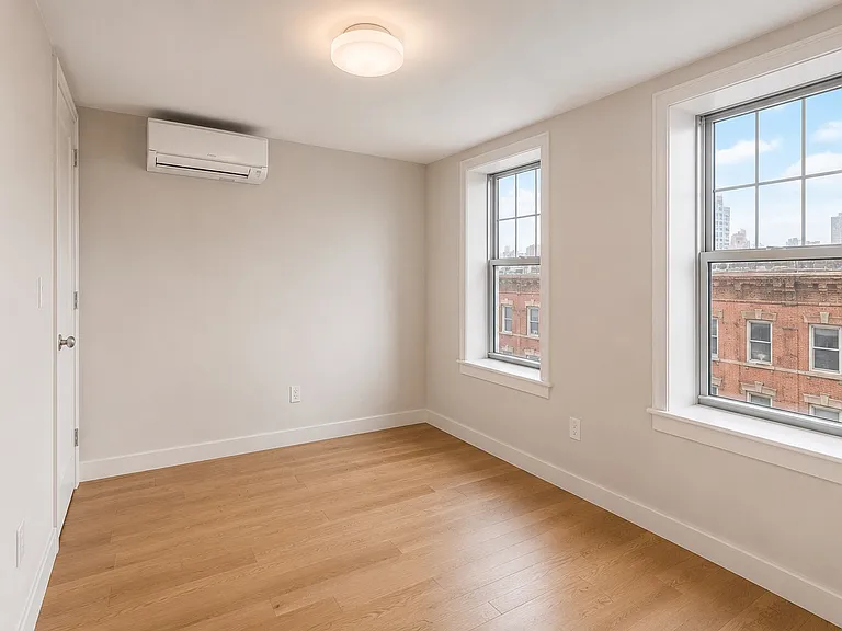 241 W 13th St #17 — Photo 7