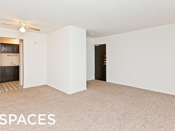 3rd image of 516 W Melrose St #2O5