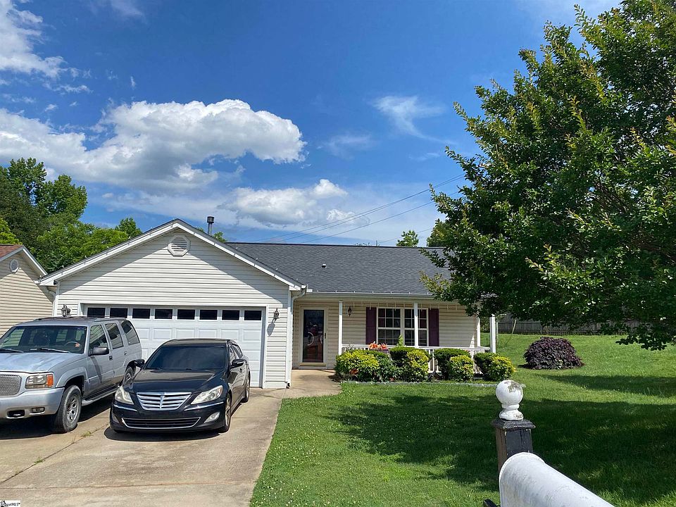 1st image of 204 Basswood Dr
