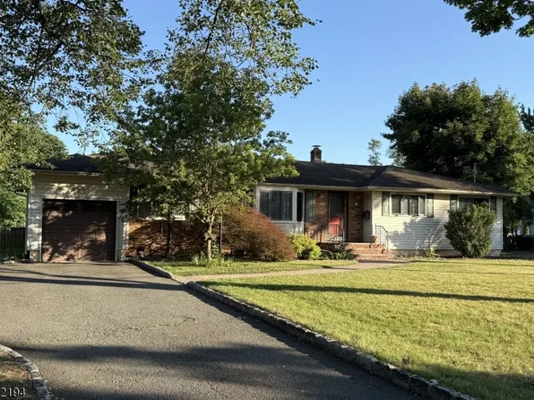 17 Schwinn Dr, Clark Twp., NJ 07066
