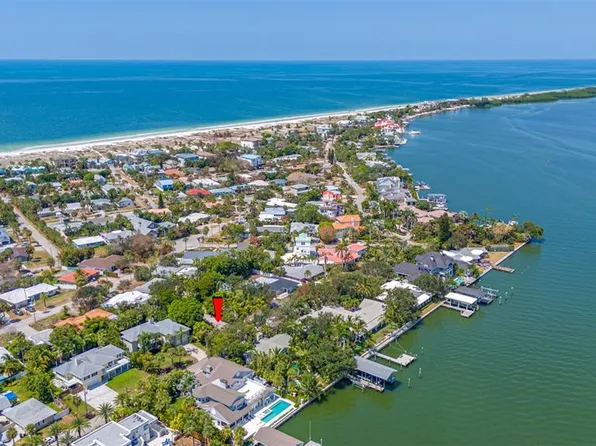 956 Bay Esplanade #13, Clearwater Beach, FL 33767
