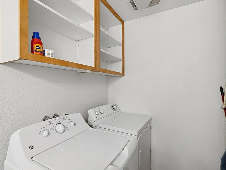Jenna Village Apartments — Photo 8