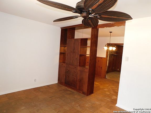 3rd image of 351 Cherry Ridge Dr