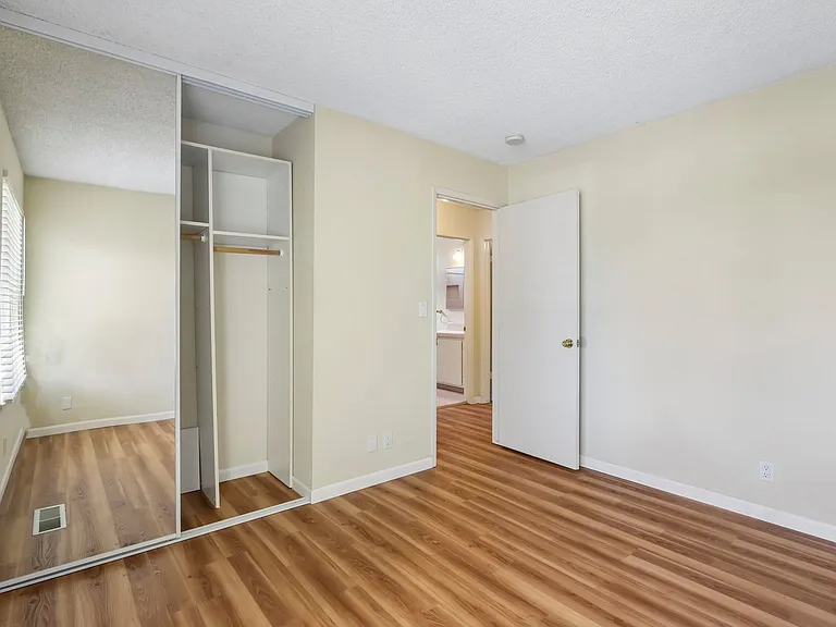 Small bedroom 2