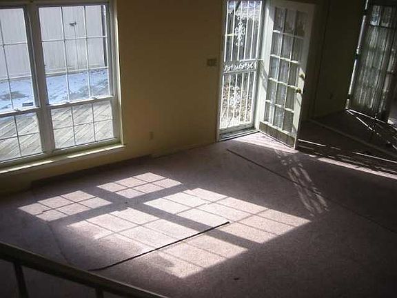 3rd image of 4211 Greenway Dr