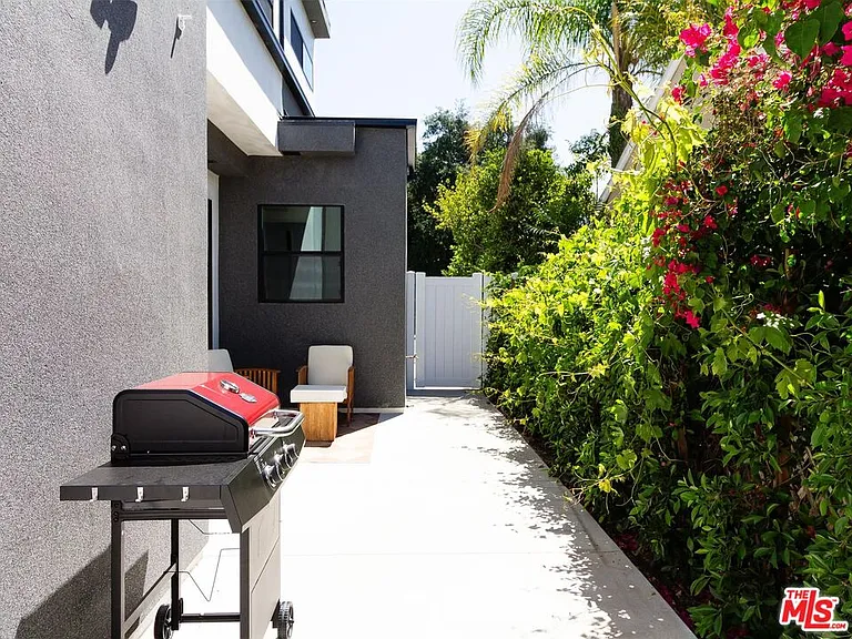 5929 Hesperia Ave — Photo 59