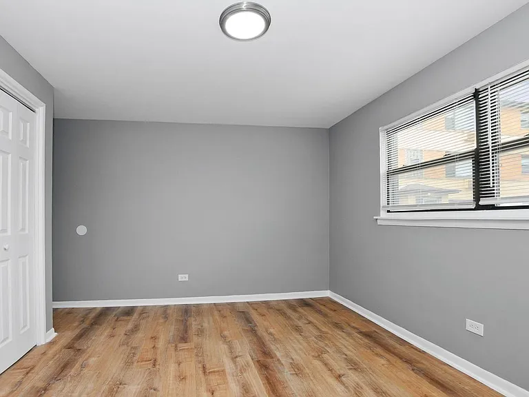 7900 S. Paxton Ave. — Photo 16