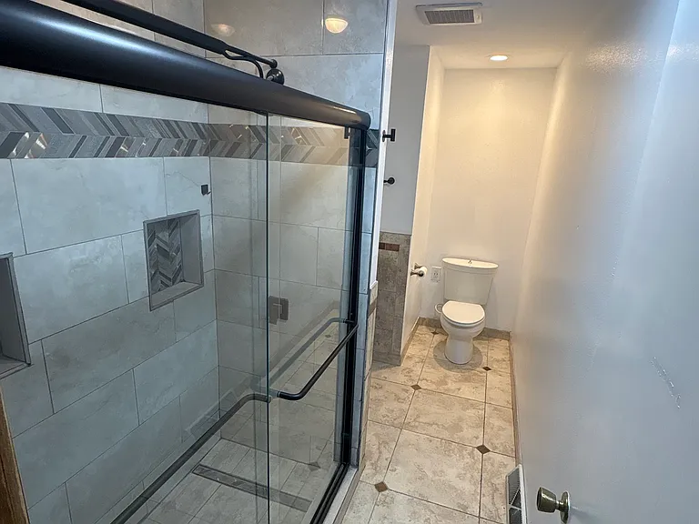 2110 W Woodbury Ln — Photo 15