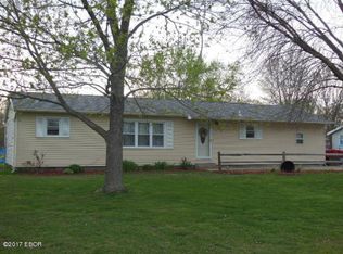 620 Turner Dr, Louisville, IL 62858