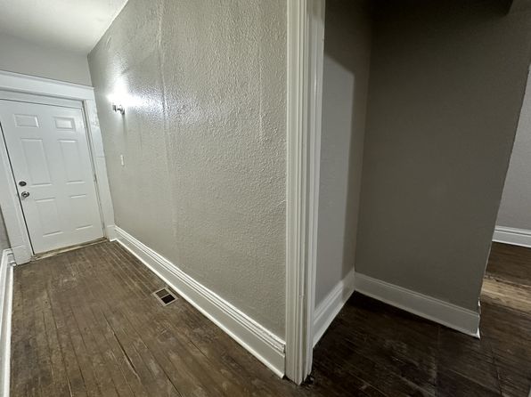 313 N Longwood St #1