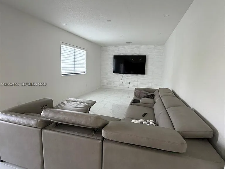 4450 SW 164th Ave — Photo 10