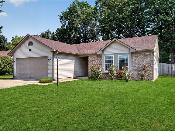 2nd image of 7449 Grandview Dr
