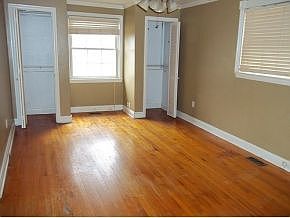 3rd image of 301 York Dr