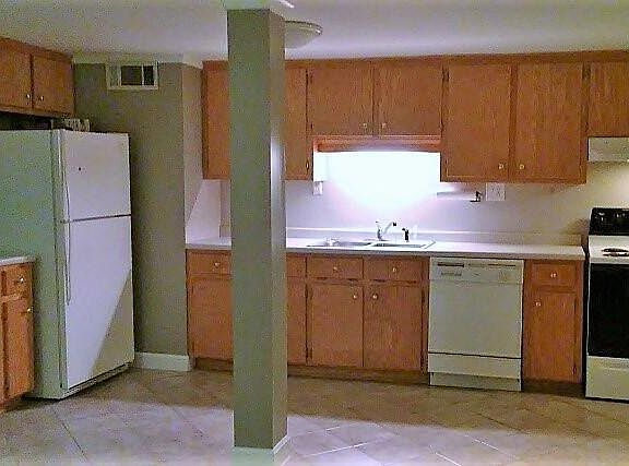 Full size Kitchen with all appliances including dishwasher