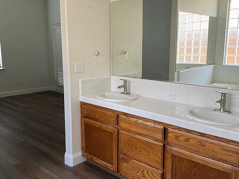 9226 N Jade Ave — Photo 10