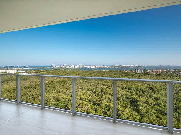 2411 Laguna Cir, Miami, FL
