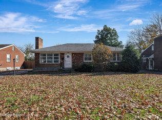 1702 Larkmoor Ln, Watterson Park, KY 40218