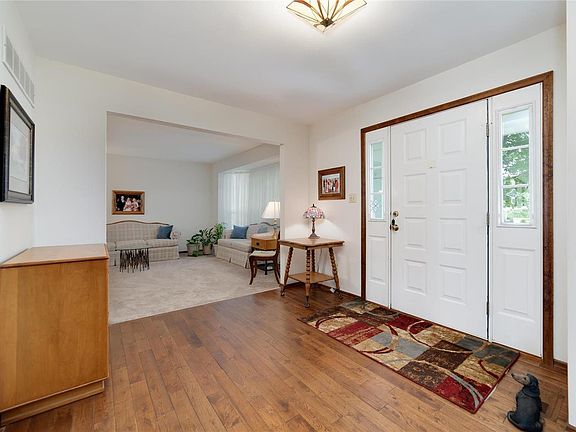 4th image of 4240 Greenhart Dr