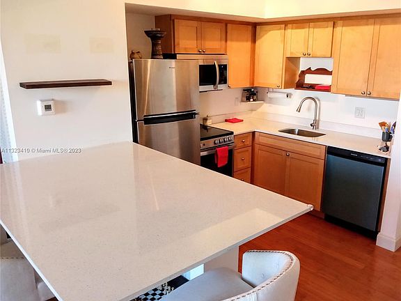 4th image of 2630 SW 28th St Suite 51