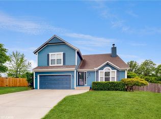 1000 NE Applewood St, Lees Summit, MO 64086