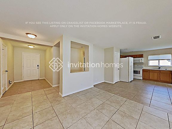 3rd image of 2643 SW Dakota St