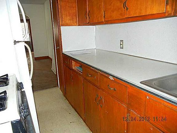 4th image of 4111 Caroline Ave