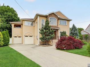 37-15 Garden View Ter, Fair Lawn, NJ 07410