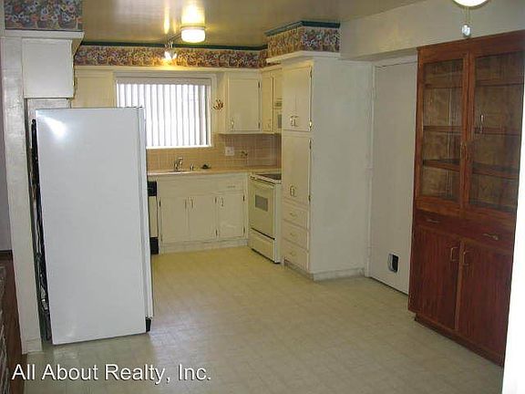 4th image of 6219 Oakcreek Way