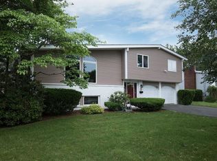 10 Esty Farm Rd, Newton, MA 02459