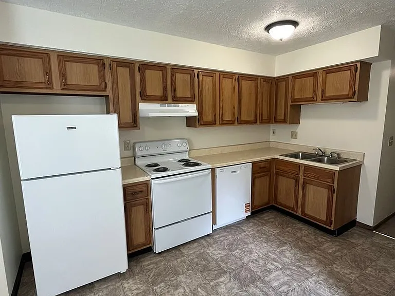 8795 Creve Coeur Ln — Photo 3