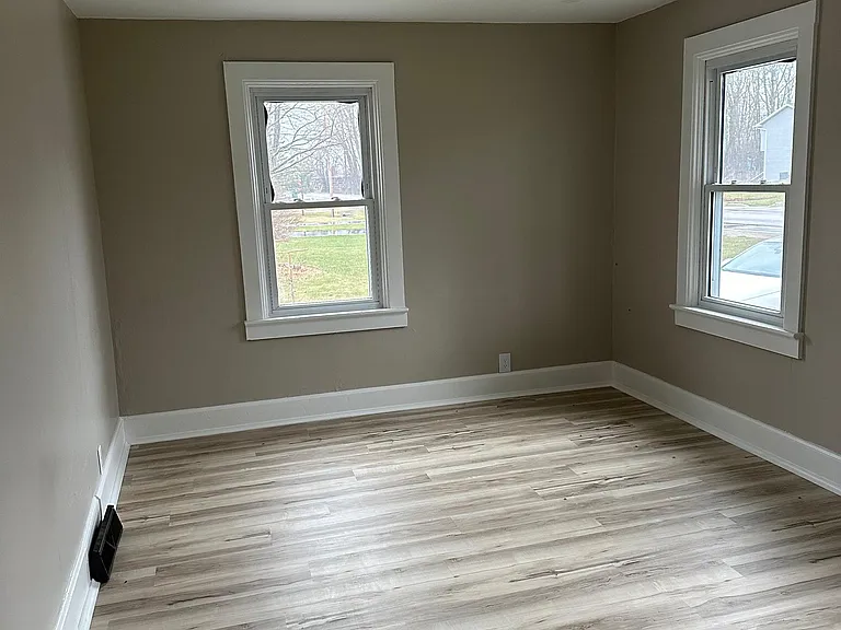 962 Lakeview Dr #1 — Photo 6