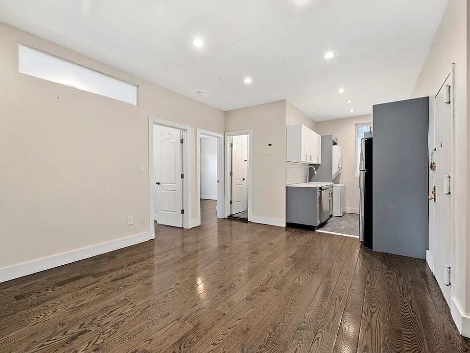 1st image of 164 Dikeman St APT 1L