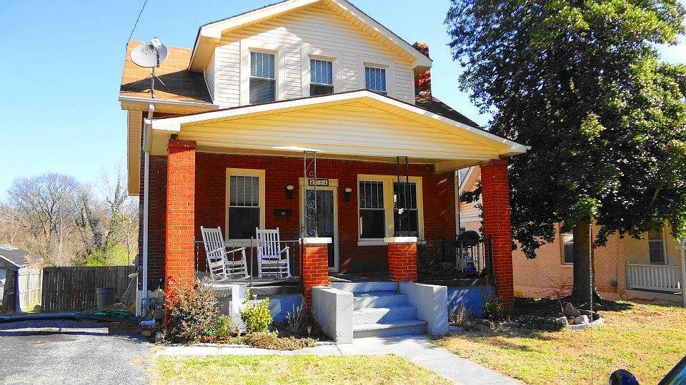 1st image of 754 Arbutus Ave SE