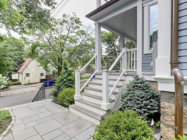 119 Westbourne Ter #1 — Photo 20