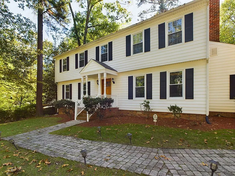10211 Windbluff Dr — Photo 3
