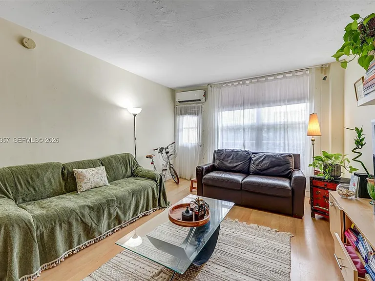 1300 Lincoln Rd #B402 — Photo 4