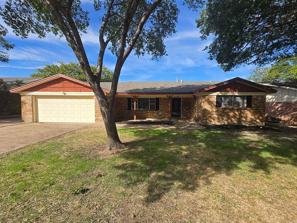 5705 Starlight Dr