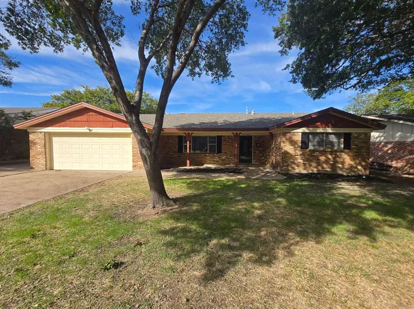 5705 Starlight Dr, Fort Worth, TX 76117