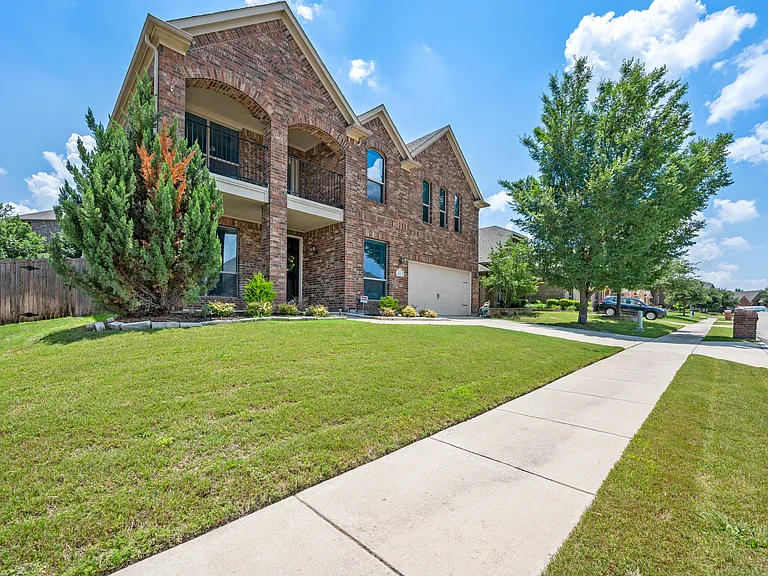 622 Newchester Dr — Photo 1