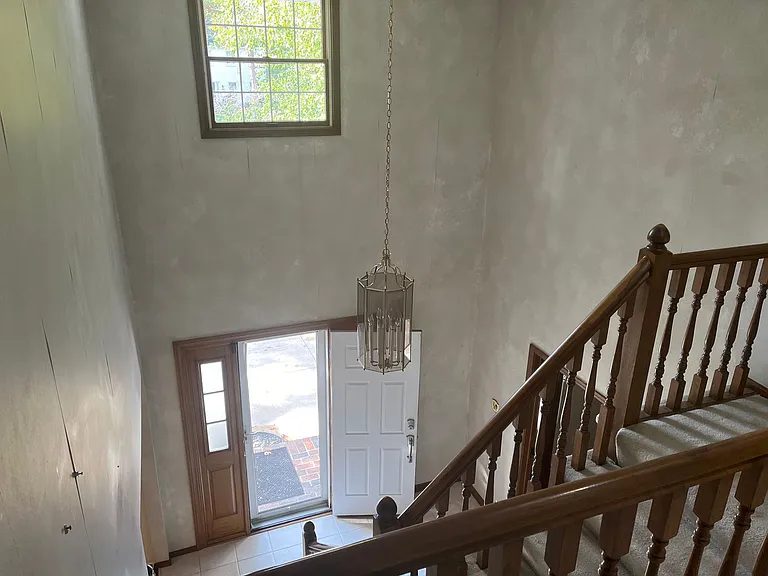 2259 Augusta Ct — Photo 12