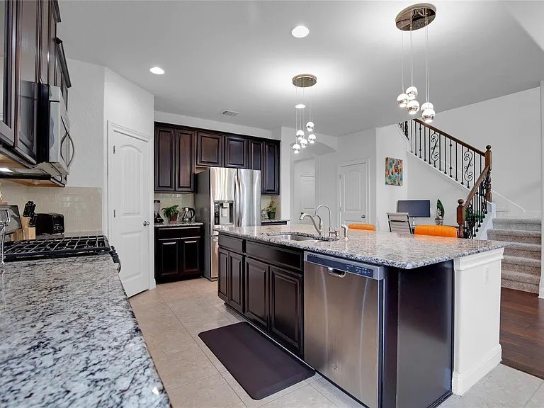 5724 Siragusa Dr — Photo 15