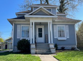 110 1/2 W Cherry Ave, Zeeland, MI 49464